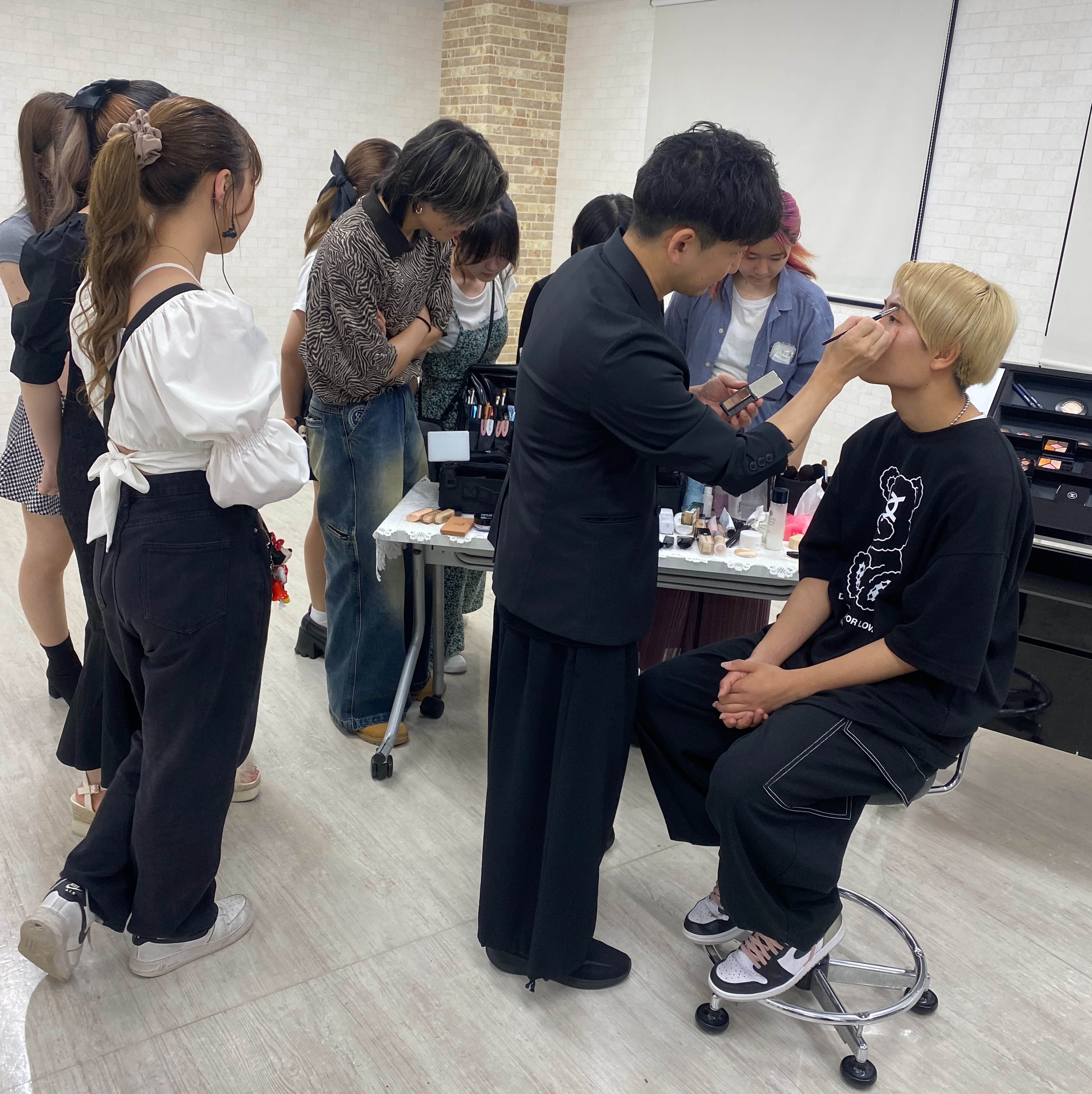 メンズメイク授業の様子9